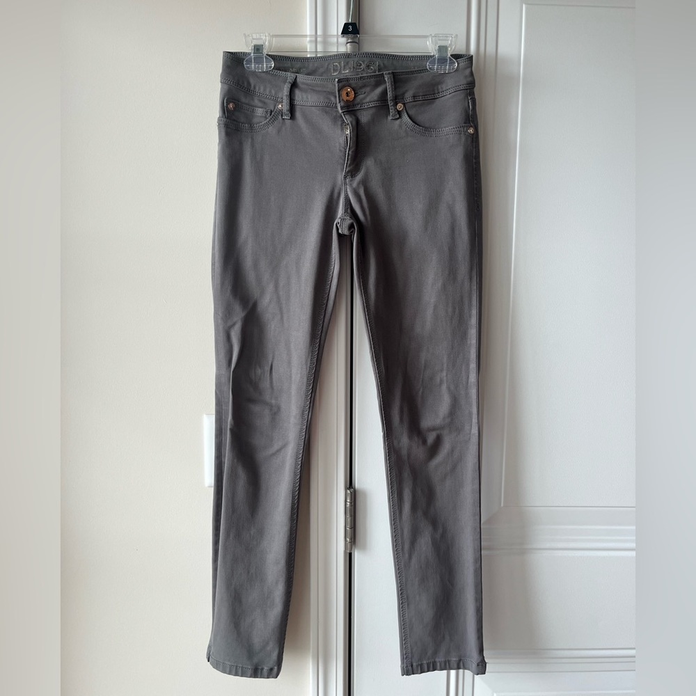Like new DL 1961 jeans